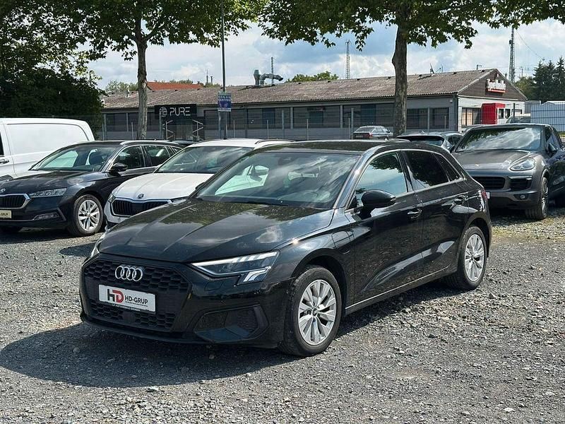 Schwarz Gebraucht 2020 Audi A3 Sportback e-tron Basis Limousine | 22.600 € (Fairer Preis) - Bild 1/4