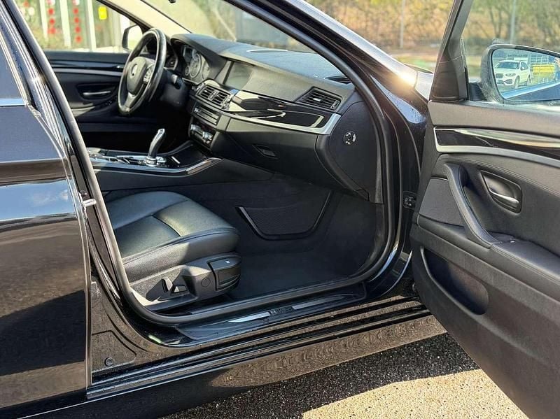 Gebraucht BMW 525 218 PS (160 kW) 2013 Black sapphire metallic Limousine