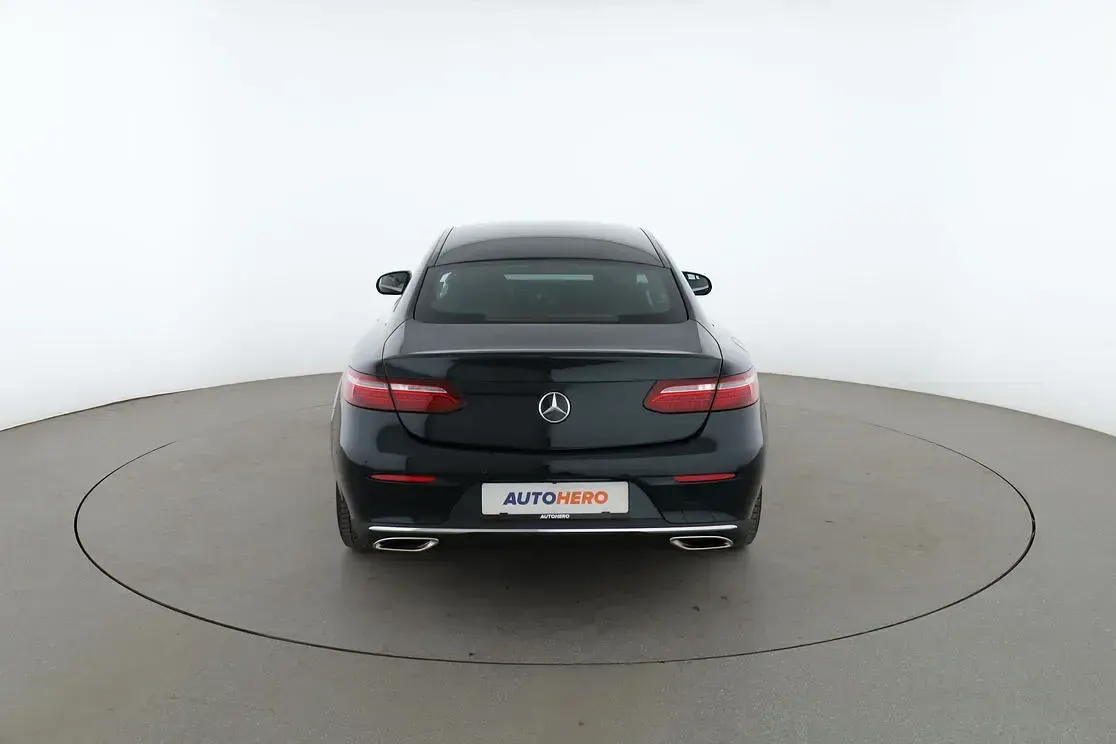 Gebraucht Mercedes E450 Avantgarde 367 PS (269 kW) 2022 Grün Coupé