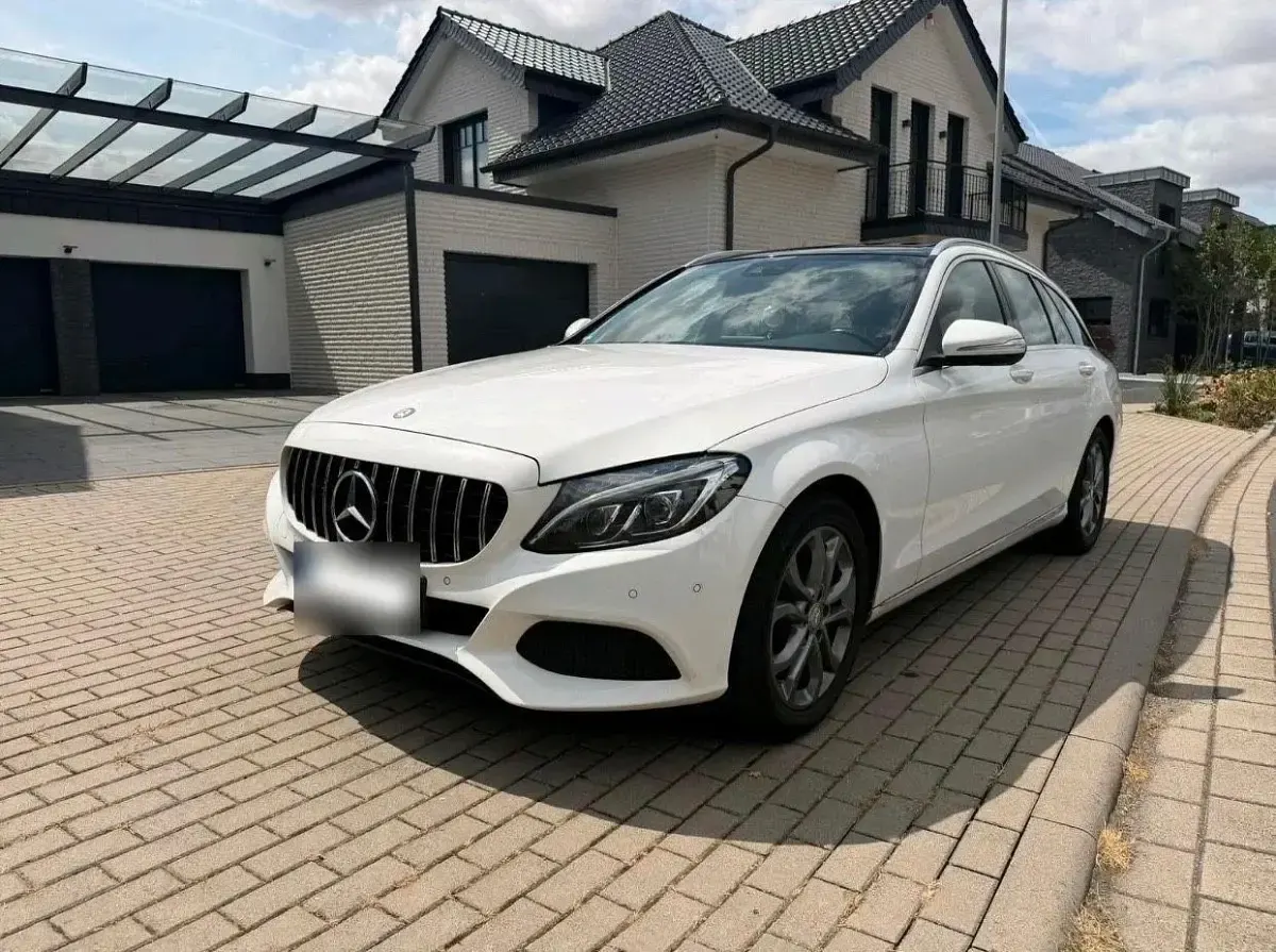 Gebraucht Mercedes C180 156 PS (114 kW) 2016 Weiß Kombi