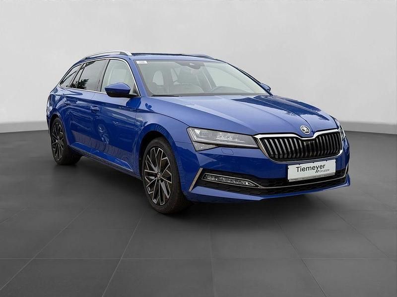 Gebraucht Skoda Superb LAURIN & KLEMENT 150 PS (110 kW) 2021 Blau Kombi