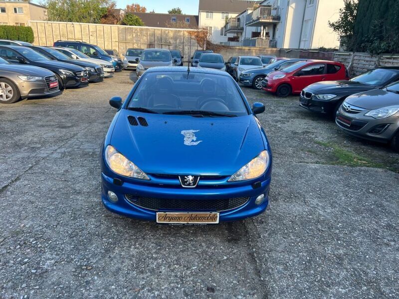 Blau Gebraucht 2003 Peugeot 206 CC Platinum Cabrio | 1.790 € (Fairer Preis) - Bild 1/4