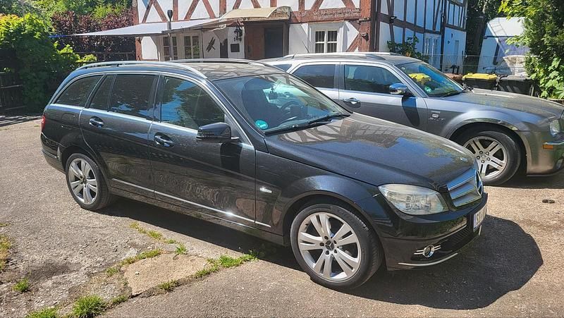 Schwarz Gebraucht 2009 Mercedes C180 Kombi | 4.999 € - Bild 1/4