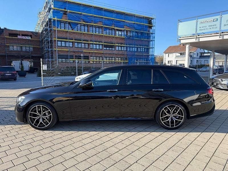 Gebraucht Mercedes E400 AMG 330 PS (242 kW) 2022 Schwarz Kombi