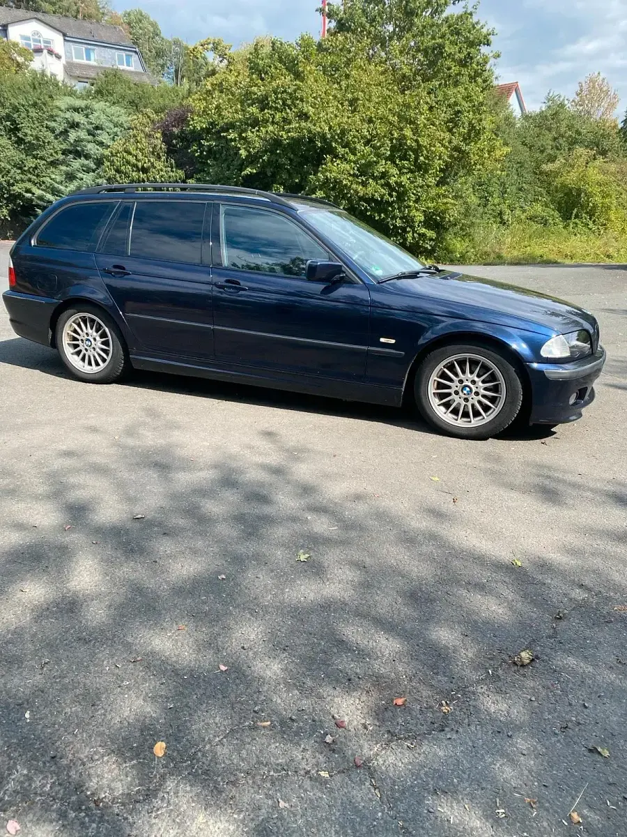 Gebraucht BMW 320 M Sport 170 PS (125 kW) 2001 Blau Kombi