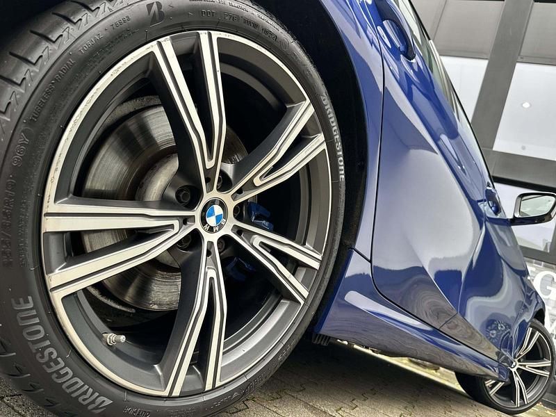 Gebraucht BMW 330e M Sport 184 PS (135 kW) 2021 Blau Kombi