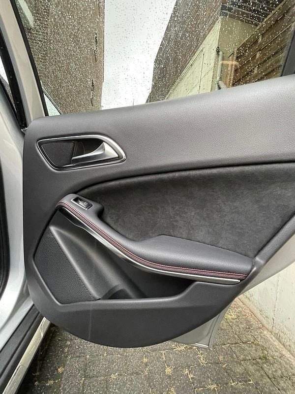 Gebraucht Mercedes GLA250 AMG line 211 PS (155 kW) 2019 Silber SUV