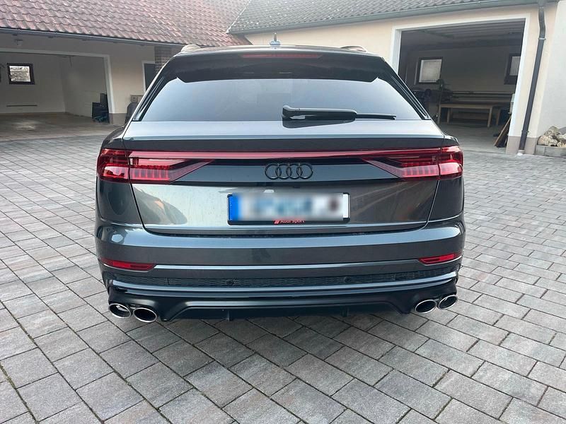 Gebraucht Audi SQ8 Comfort 507 PS (372 kW) 2023 Grau SUV