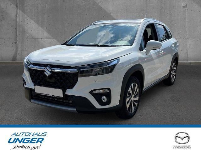 Weiß Neu 2025 Suzuki SX4 S-Cross Comfort+ Limousine | 32.690 € (Teuer) - Bild 1/4