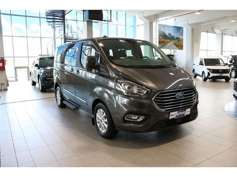 Grau Gebraucht 2023 Ford Tourneo Titanium Kombi | 29.890 € - Bild 1/4