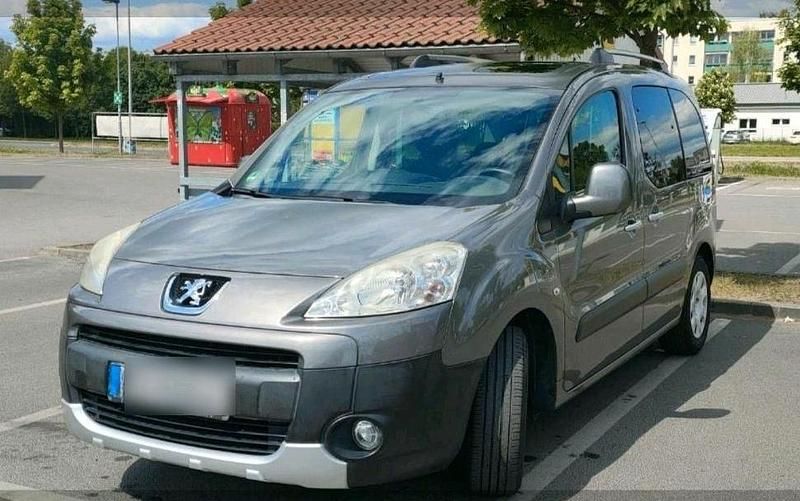 Gebraucht Peugeot TePee 120 PS (88 kW) 2010 Braun Kombi