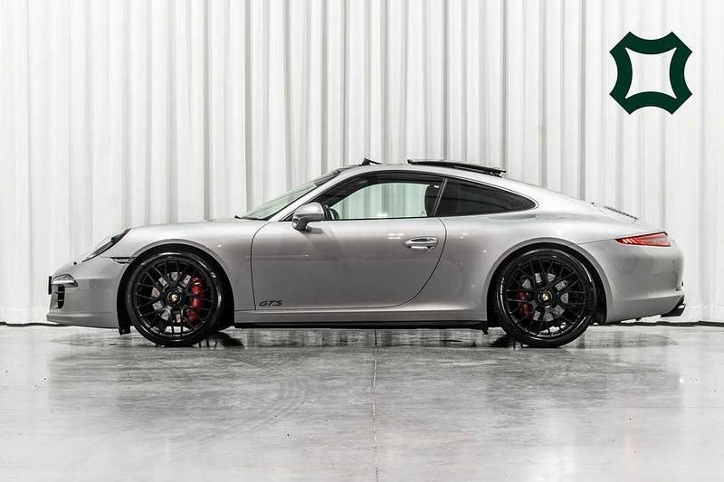 Silber Gebraucht 2015 Porsche 911 Carrera GTS Coupé | 109.991 € (Etwas zu teuer) - Bild 1/2