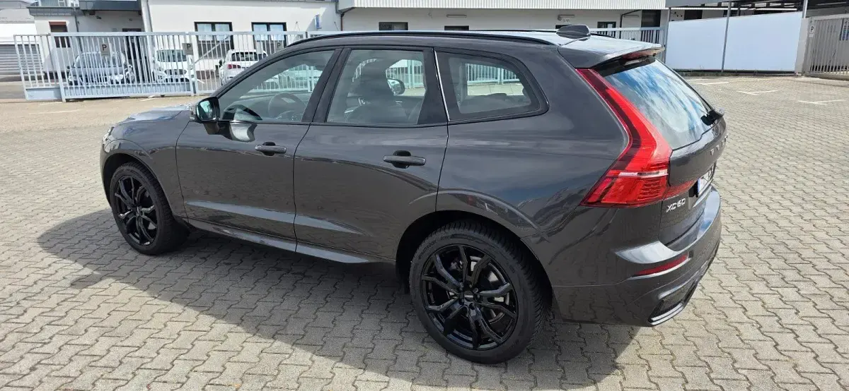 Gebraucht Volvo XC60 R-Design 197 PS (144 kW) 2021 Grau SUV