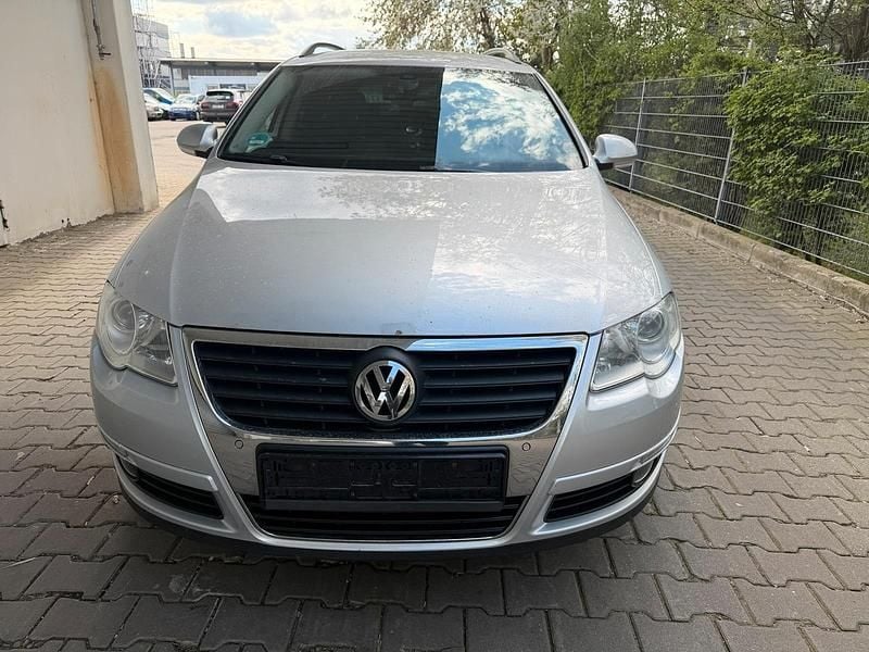 Usado VW Passat 140 HP (102 kW) 2010 Prateado Carrinha