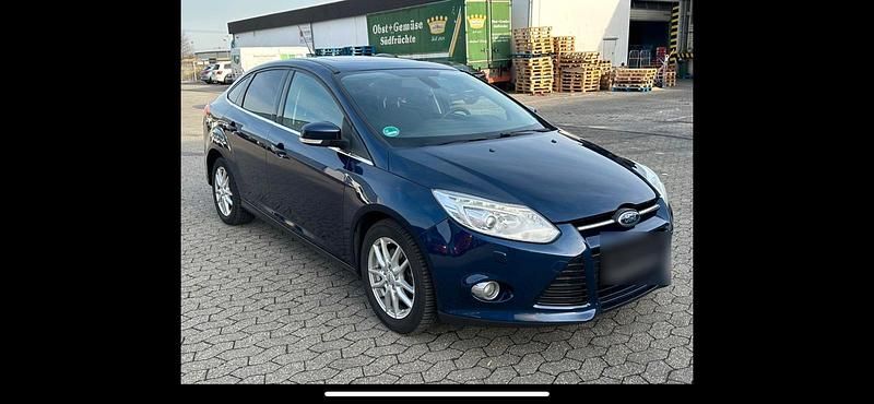Usata Ford Focus 182 CV (133 kW) 2011 Blu Berlina
