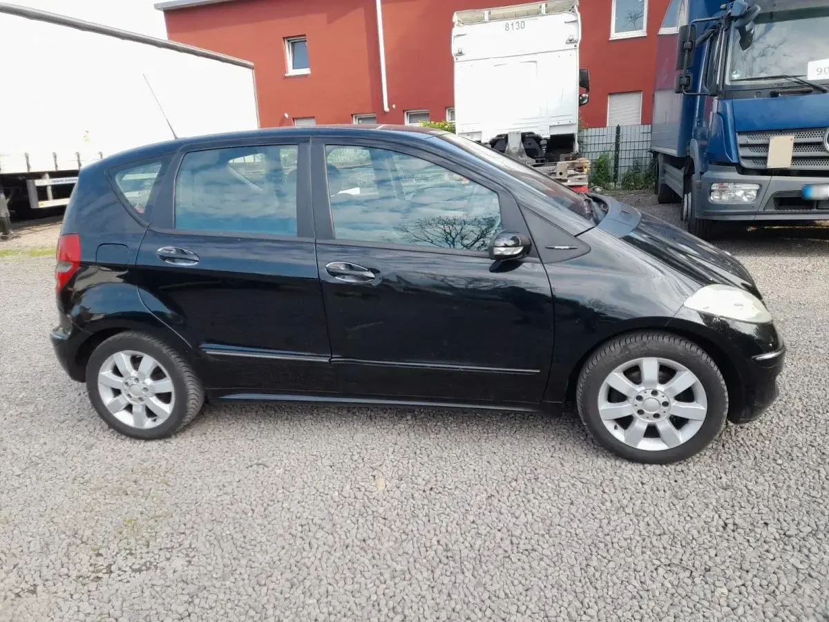 Gebraucht Mercedes A150 Avantgarde 95 PS (69 kW) 2005 Schwarz Kleinwagen