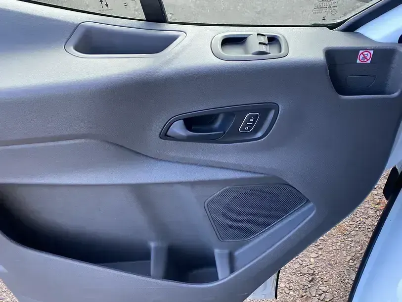 Używany Ford Transit Trend 131 KM (96 kW) 2023 Biały Van