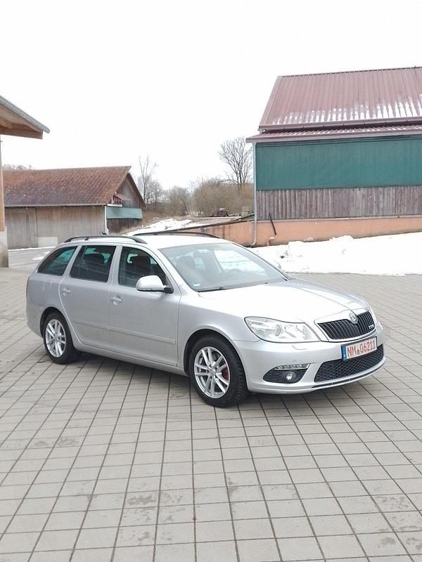 Gebraucht Skoda Octavia RS 200 PS (147 kW) 2011 Silber Kombi