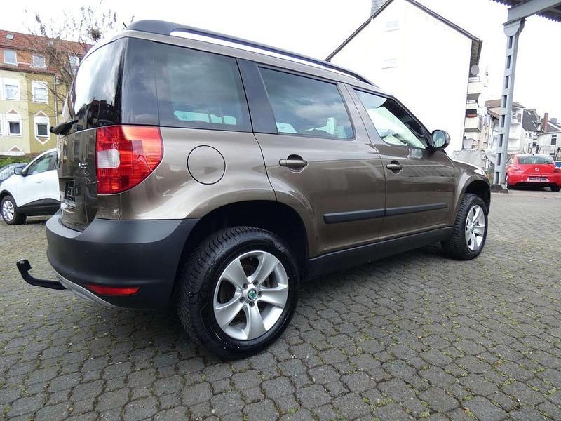 Gebraucht Skoda Yeti Plus Edition 122 PS (89 kW) 2013 Braun SUV