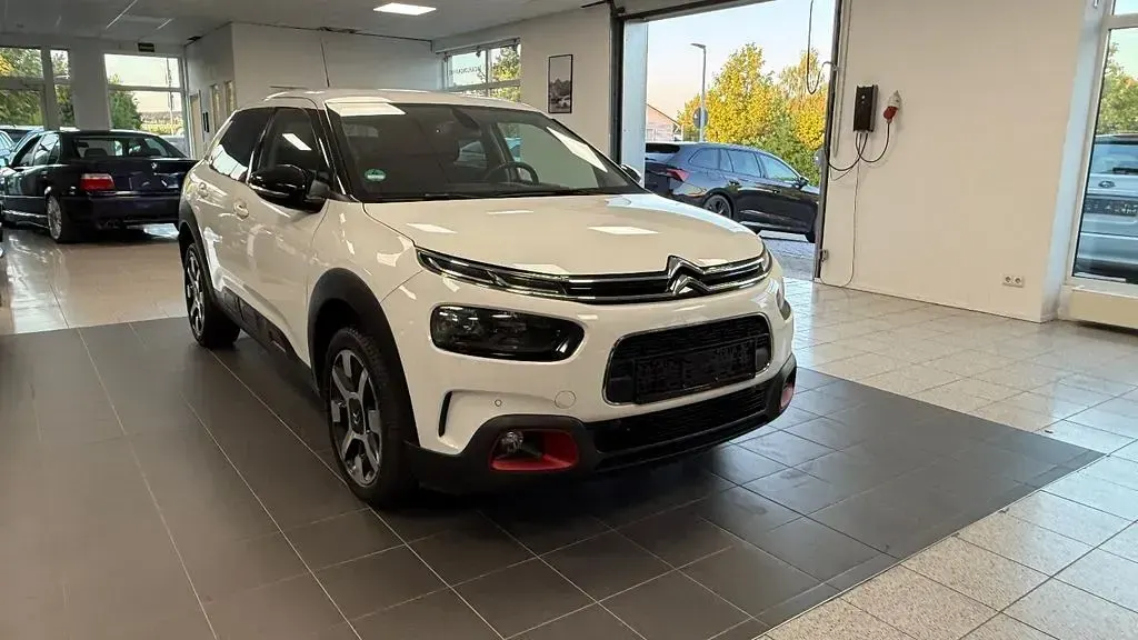 Gebraucht Citroën C4 Shine 131 PS (96 kW) 2018 Weiß Limousine