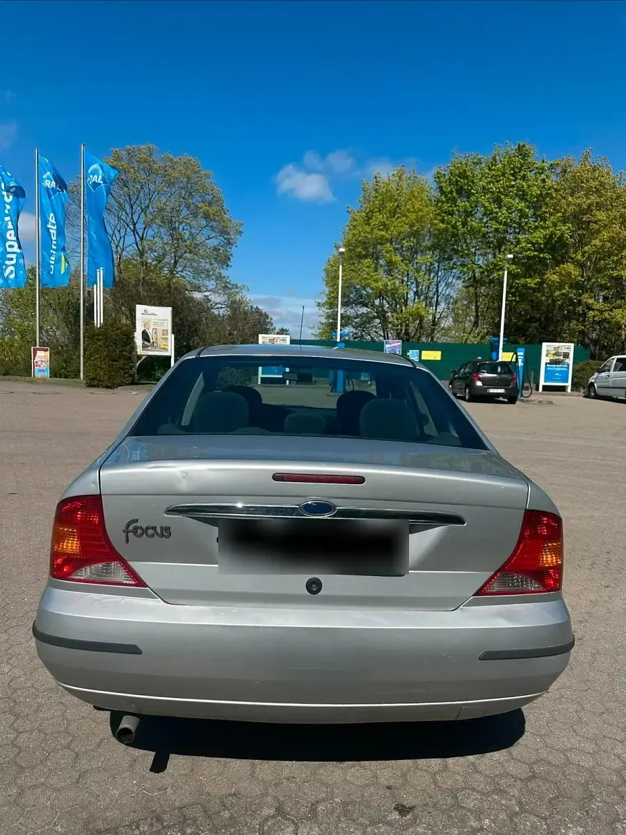Brugt Ford Focus 101 HK (74 kW) 2002 Sedan