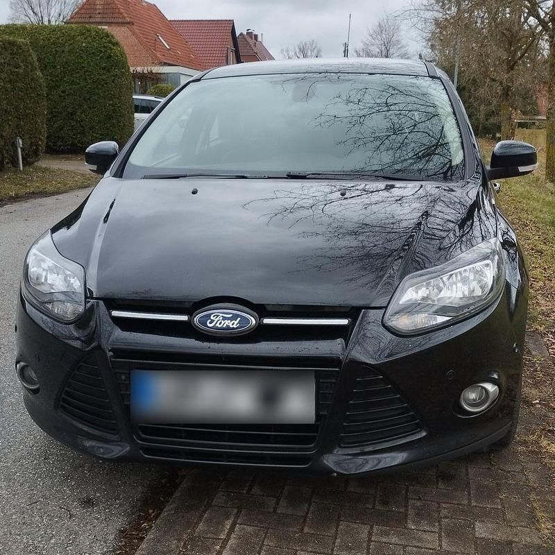 Gebraucht Ford Focus Titanium 116 PS (85 kW) 2014 Schwarz Kombi