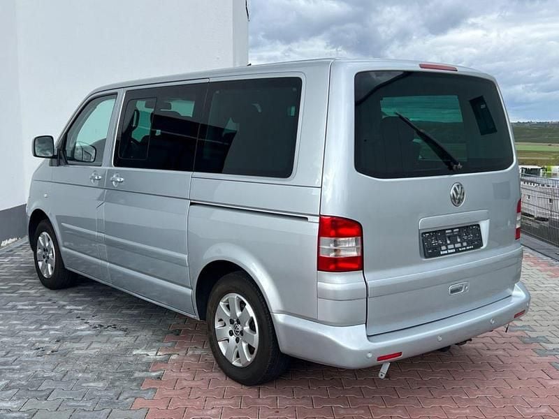 Second-hand VW Multivan 174 CP (127 kW) 2004 Argintiu Monovolum