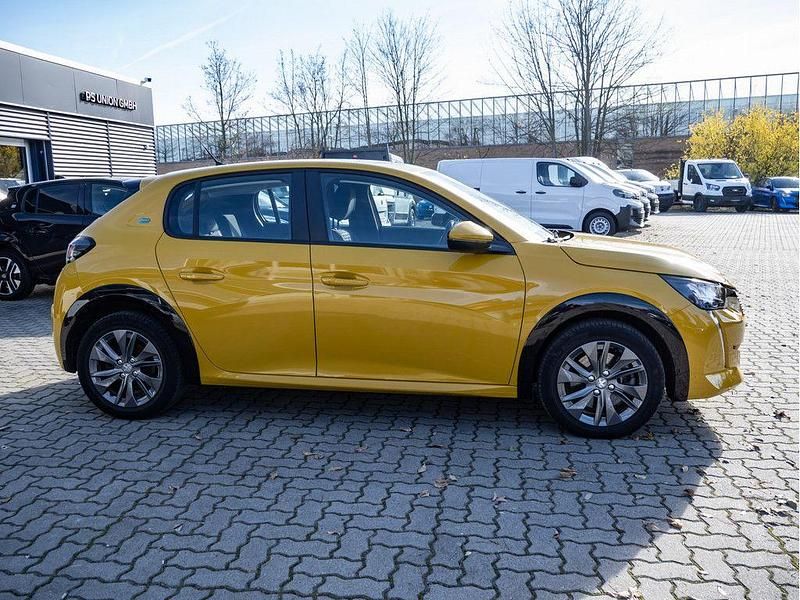 Gebraucht Peugeot e-208 Active 100 kW (136 PS) 2021 Gelb Kleinwagen