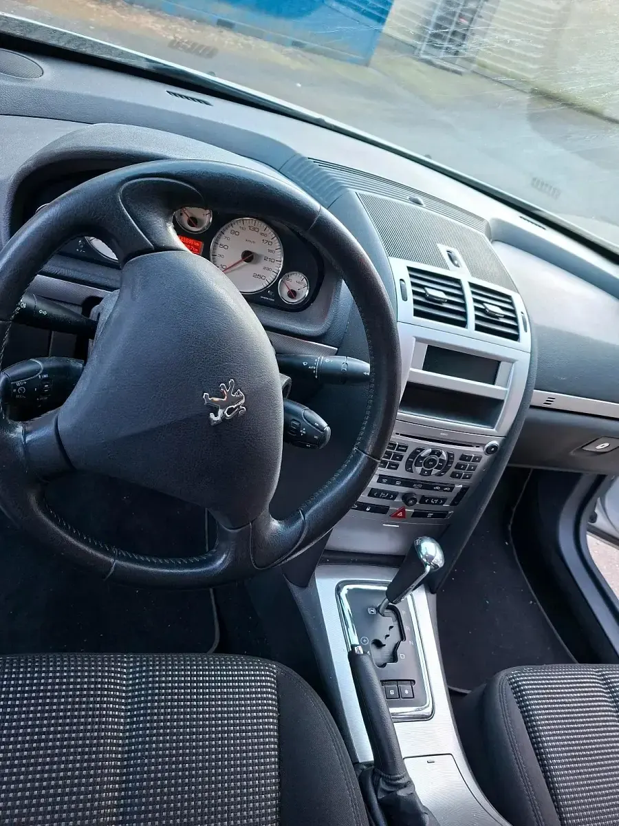 Gebraucht Peugeot 407 140 PS (102 kW) 2008 Silber Limousine