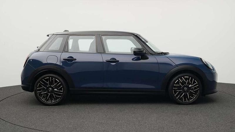 Gebraucht Mini Cooper Favoured 156 PS (114 kW) 2024 Blau Kleinwagen