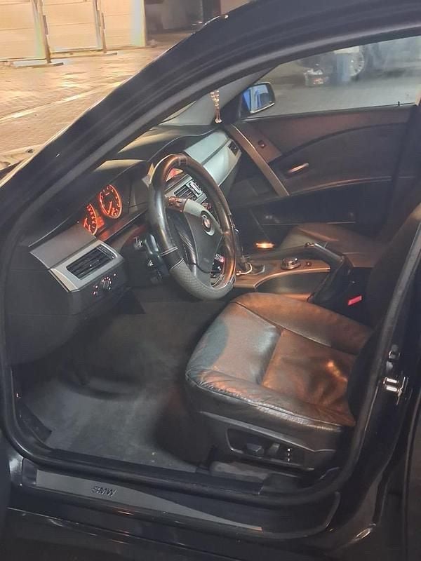 Gebraucht BMW 523 177 PS (130 kW) 2006 Schwarz Limousine