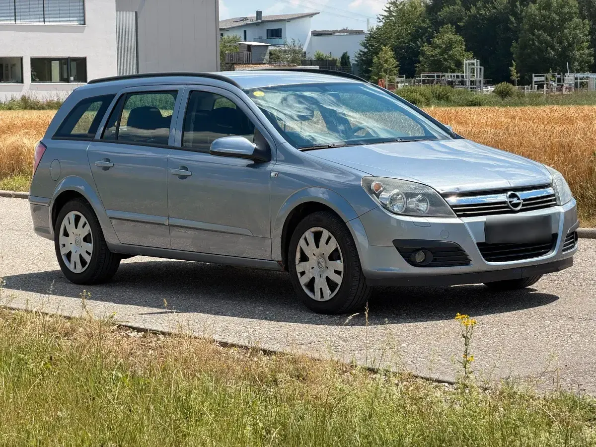 Gebraucht Opel Astra 105 PS (77 kW) 2006 Silber Kombi