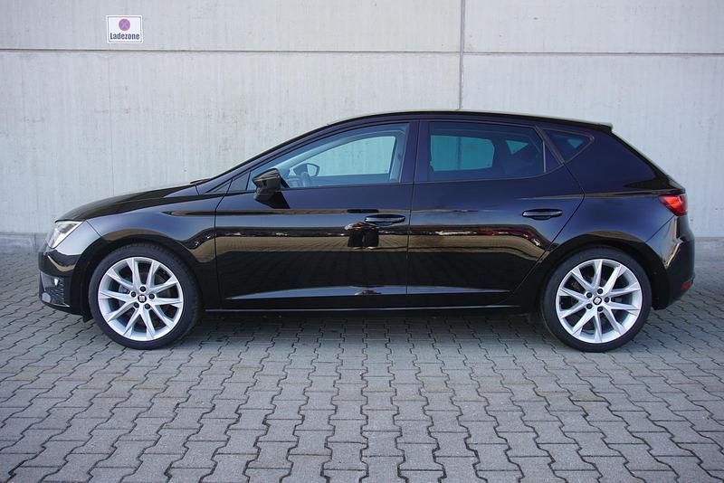 Gebraucht Seat Leon FR 125 PS (91 kW) 2017 Mitternachtsschwarz