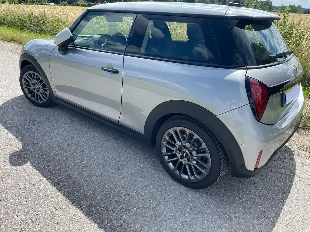 Gebraucht Mini Cooper Classic 156 PS (114 kW) 2024 Silber Kleinwagen