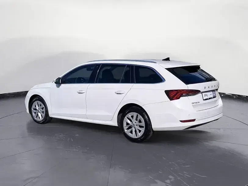 Gebraucht Skoda Octavia Style 116 PS (85 kW) 2023 Candyweiß Kombi