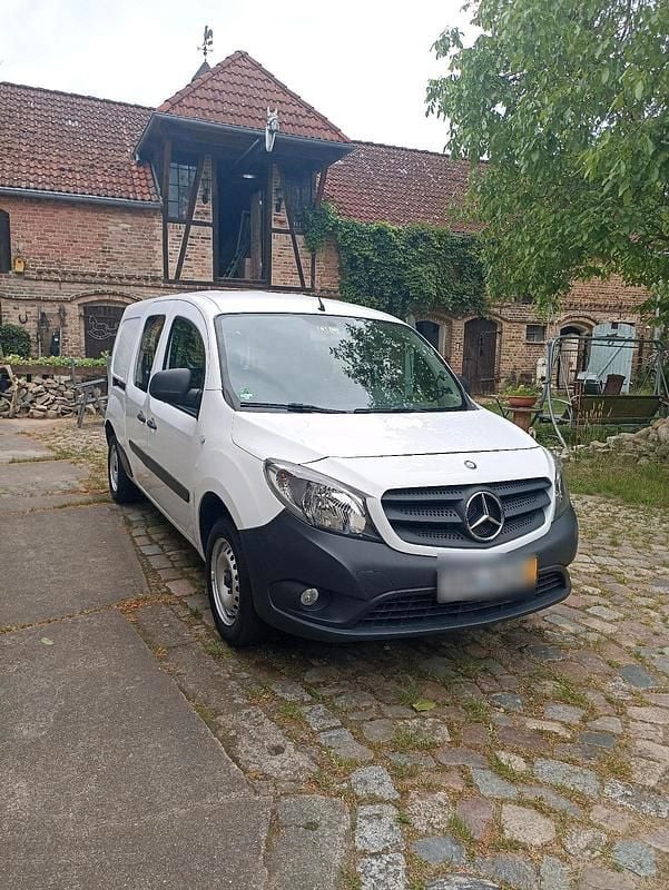 Weiß Gebraucht 2018 Mercedes Citan 111 Kombi | 9.500 € (Guter Preis) - Bild 1/4
