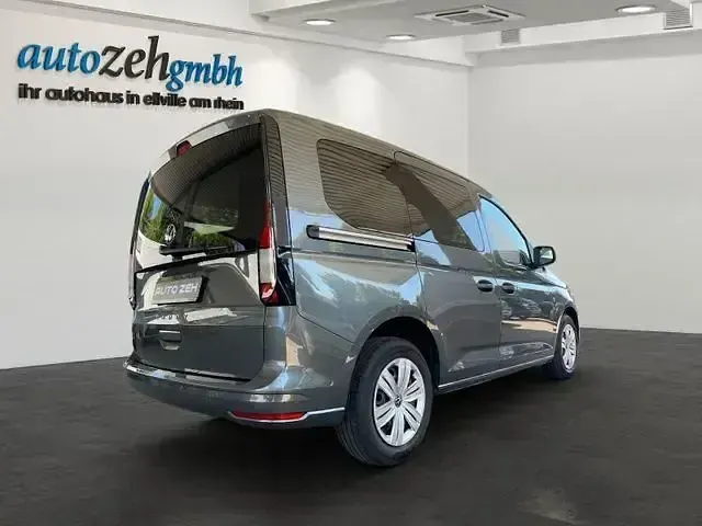 Gebraucht VW Caddy Basis 102 PS (75 kW) 2023 Grey metallic Van / Kleinbus