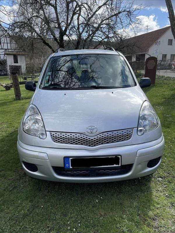 Gebraucht Toyota Yaris Verso Sol 84 PS (61 kW) 2004 Grau Van / Kleinbus