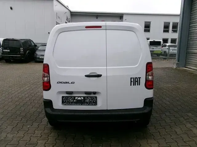 Neu Fiat Doblò Tech 110 PS (80 kW) 2026 Weiß Van / Kleinbus
