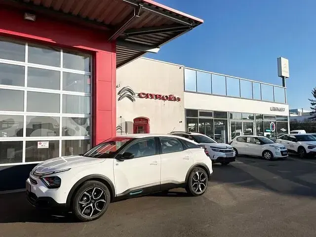 Gebraucht Citroën e-C4 Feel 100 kW (136 PS) 2023 Weiß grau