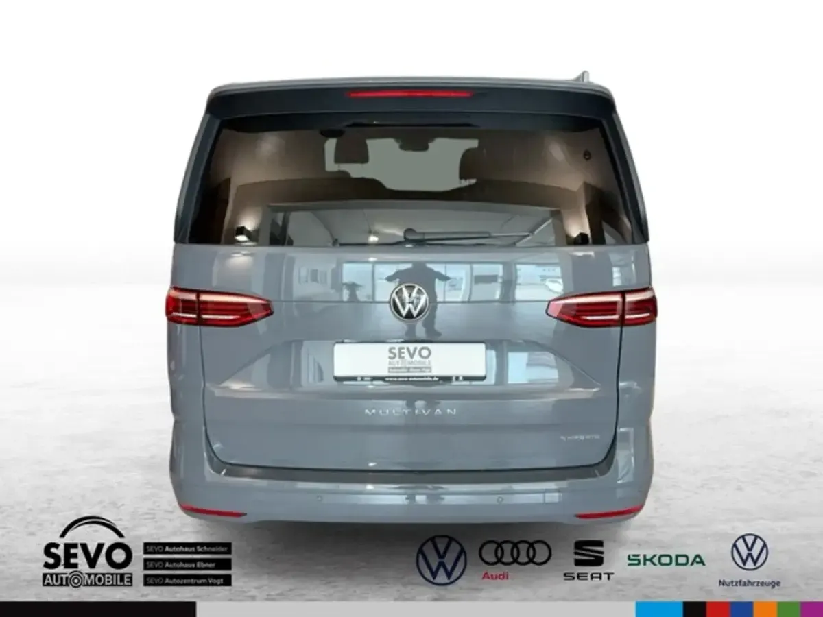 Gebraucht VW Multivan Life 150 PS (110 kW) 2023 Van / Kleinbus