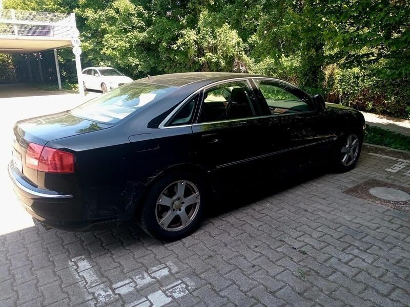 Schwarz Gebraucht 2004 Audi A8 Limousine | 2.500 € - Bild 1/4