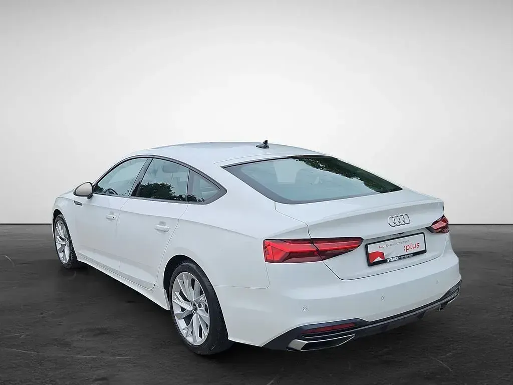 Gebraucht Audi A5 Sportback Advanced Plus 163 PS (119 kW) 2022 Ibisweiß Kleinwagen