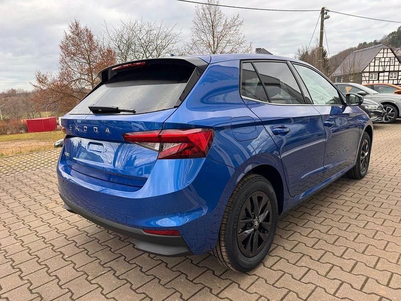 Neu Skoda Fabia Selection 116 PS (85 kW) 2025 Blau Limousine