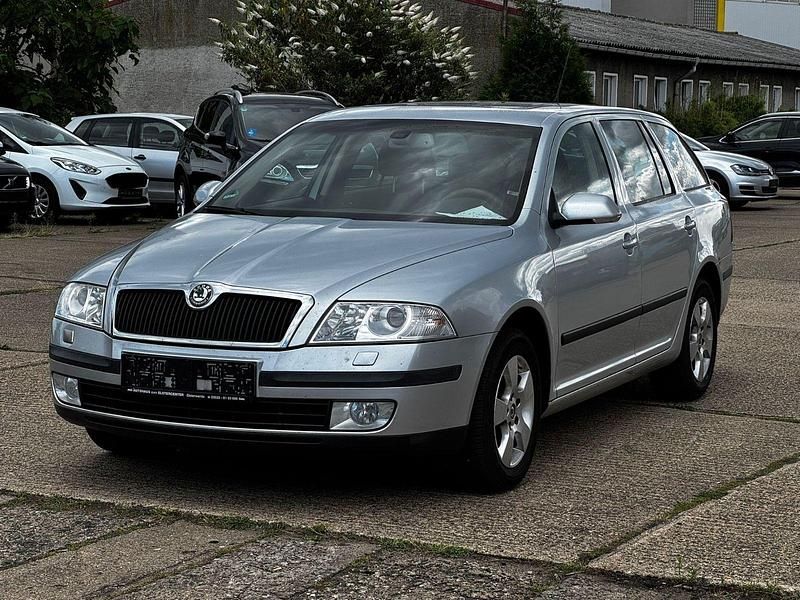Silber Gebraucht 2008 Skoda Octavia Kombi | 2.499 € (Etwas zu teuer) - Bild 1/4