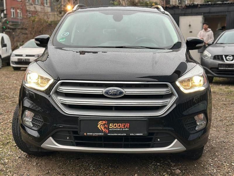 Gebraucht Ford Kuga Titanium 150 PS (110 kW) 2017 Schwarz SUV
