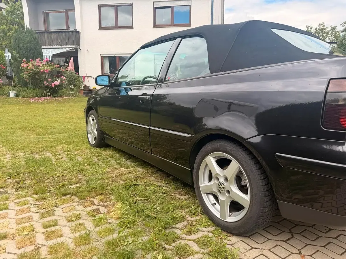 Gebraucht VW Golf 115 PS (84 kW) 2001 Schwarz Cabrio