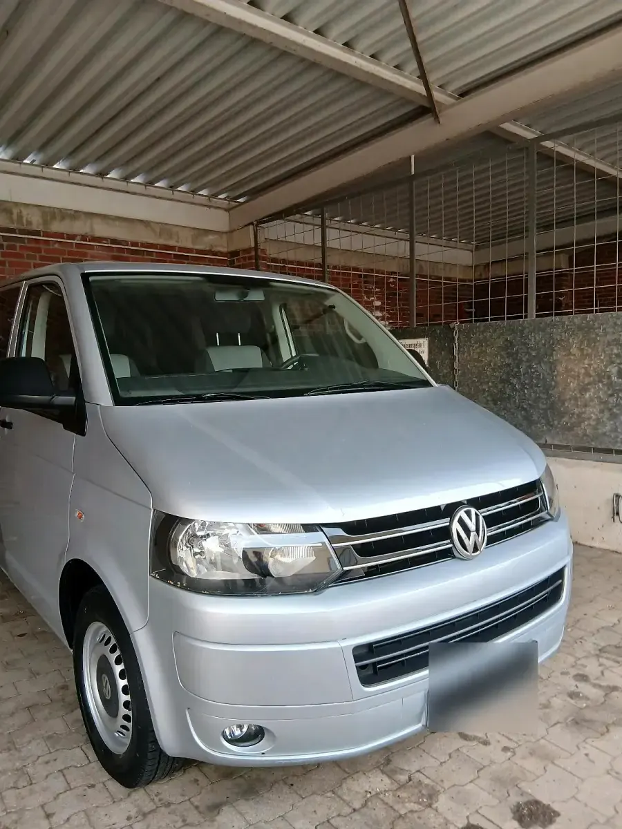 Gebraucht VW Multivan Startline 140 PS (102 kW) 2013 Silber Van / Kleinbus