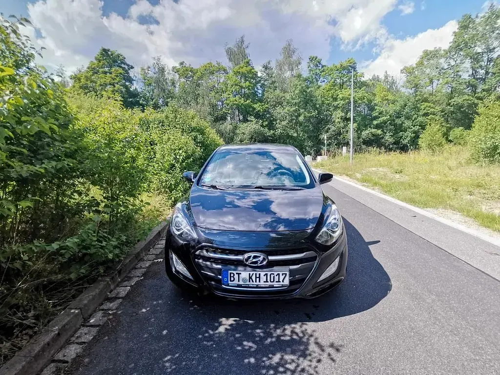 Gebraucht Hyundai i30 110 PS (80 kW) 2017 Schwarz Limousine
