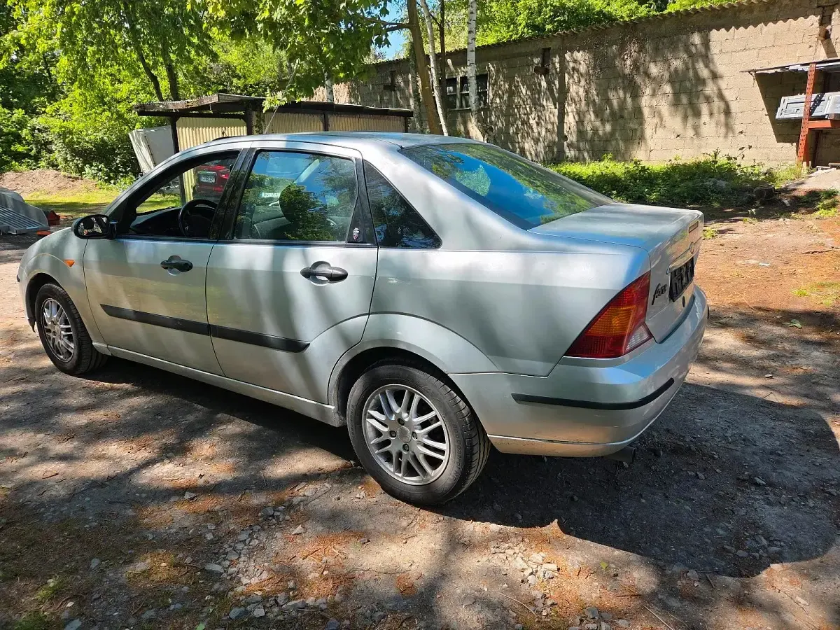 Second-hand Ford Focus 1999 Argintiu Berlinǎ